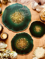 Handgemachte Epoxidharz Tabletts in rund grün mit gold glamoroes