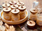 
Aromatische Duftkerze im Glas mit edlem Holzdeckel – ein schönes Geschenk und ein stilvoller Akzent für dein Zuhause