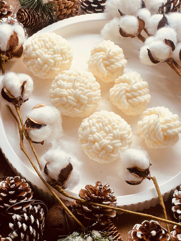 Sculpture Candles Knot in a Set of 3