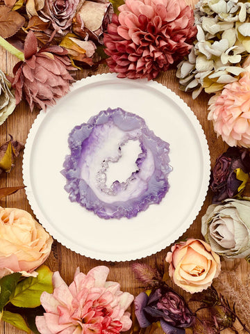 Tablett aus Resin im Geode Kristall Look