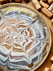 Handgemachtes schwarzes und weißes Resin Tablett mit goldenen Details und einzigartigem Design, ca. 29cm Durchmesser