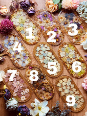 Schmuckschalen aus Resin mit Gold und Blumen, handgemachte Unikate als Dekoration für Bade- oder Schlafzimmer