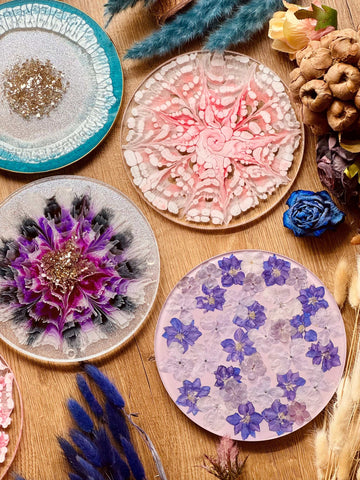 Resin tray in colorful designs with gold details