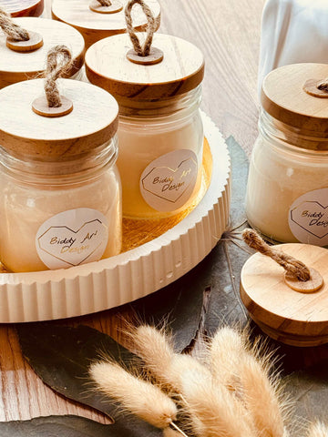 Scented candle in stylish design glass with lid