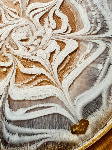 Tablett aus Resin in Schwarz Weiss mit goldenen Details