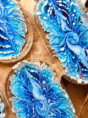 Handgemachte Schmuckschalen aus Resin in blauer 3D Technik mit goldenen Akzenten, einzigartiges Design, ca. 18x9cm