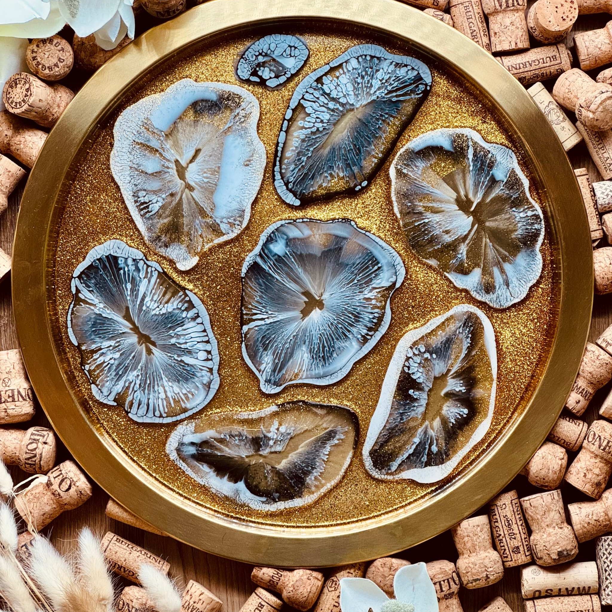 Metal tray refined with resin agate slices