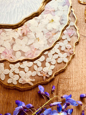 Perfekt für Resin Art – diese getrockneten Blumen lassen sich ideal in Epoxidharz einarbeiten und verleihen Schmuck oder Tabletts eine besondere Note.