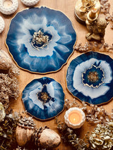 Tablett aus Resin in blau mit goldenen Details