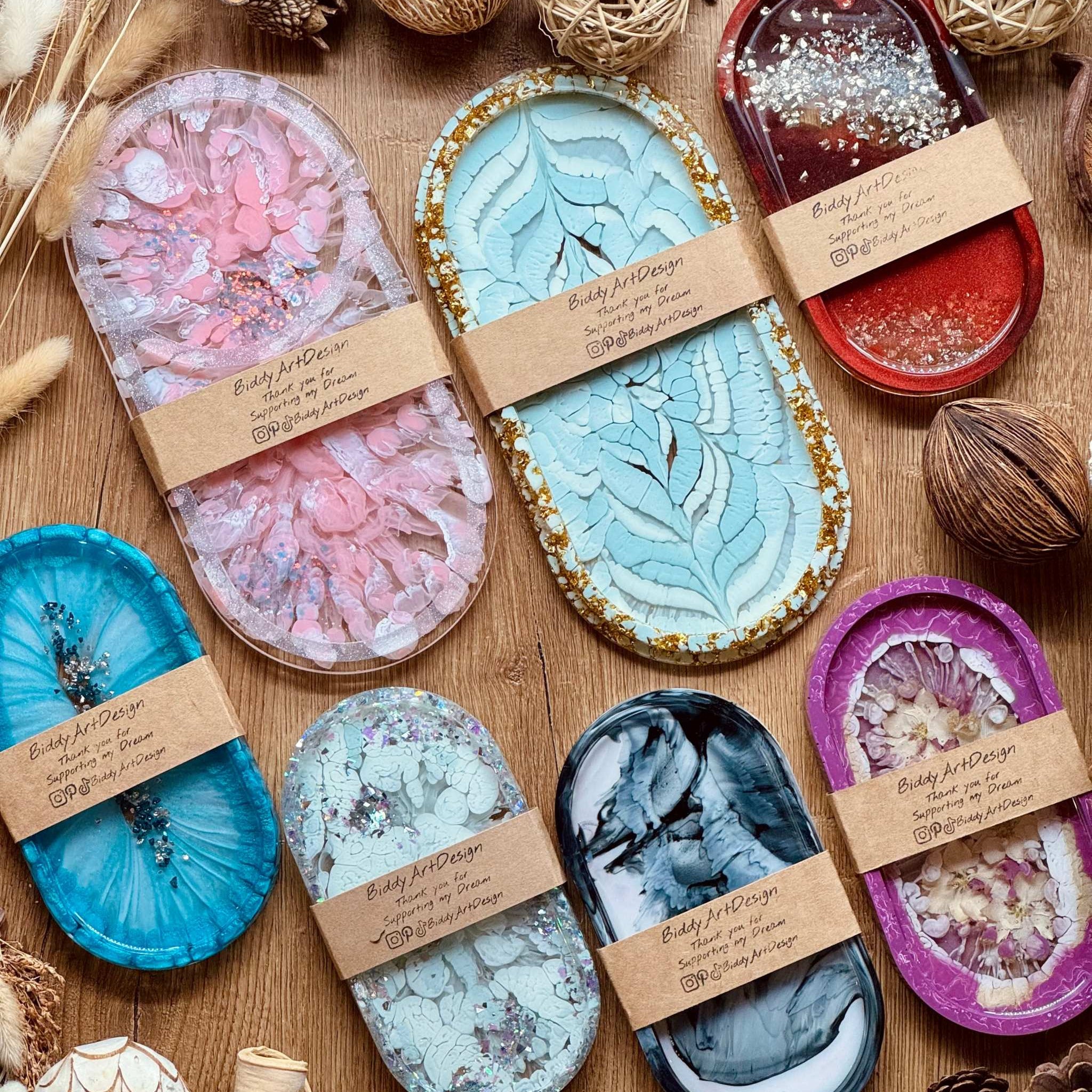 Resin jewelry bowls in various designs