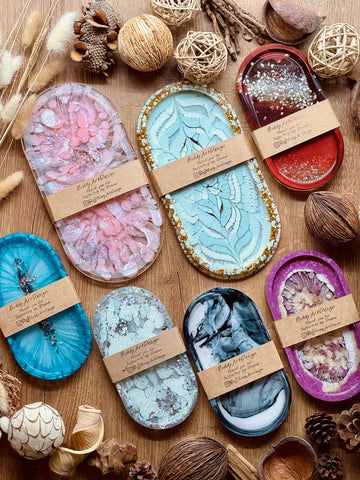 Resin jewelry bowls in various designs