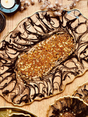 Schwarzes handgemachtes Resin Tablett und 8 Untersetzer mit goldenem 3D Design als dekoratives Unikat