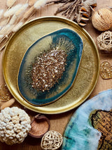 Tablett aus Resin in grün mit goldenen Details