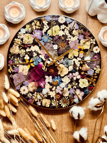 Resin clock with dried colorful flowers and hydrangeas