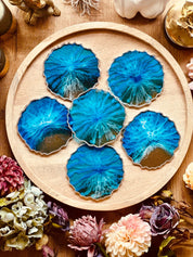 6 handgemachte Untersetzer aus Resin in Blau mit silbernen Details im Ocean Design, Durchmesser 12 cm, einzigartiges Unikat Set