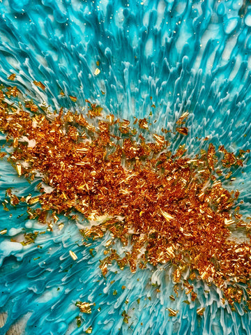 Resin tray in turquoise and gold details