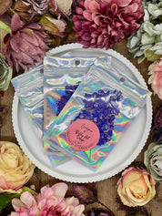 Hübsch verpackte, handgetrocknete Blumen für kreative Kunst- und DIY-Projekte. Perfekt für Kreativprojekte, Resin Art und Scrapbooking. Hochwertig getrocknete Blüten in wunderschönen Farben, perfekt für Kunst-, Bastel- und Dekorationsprojekte.