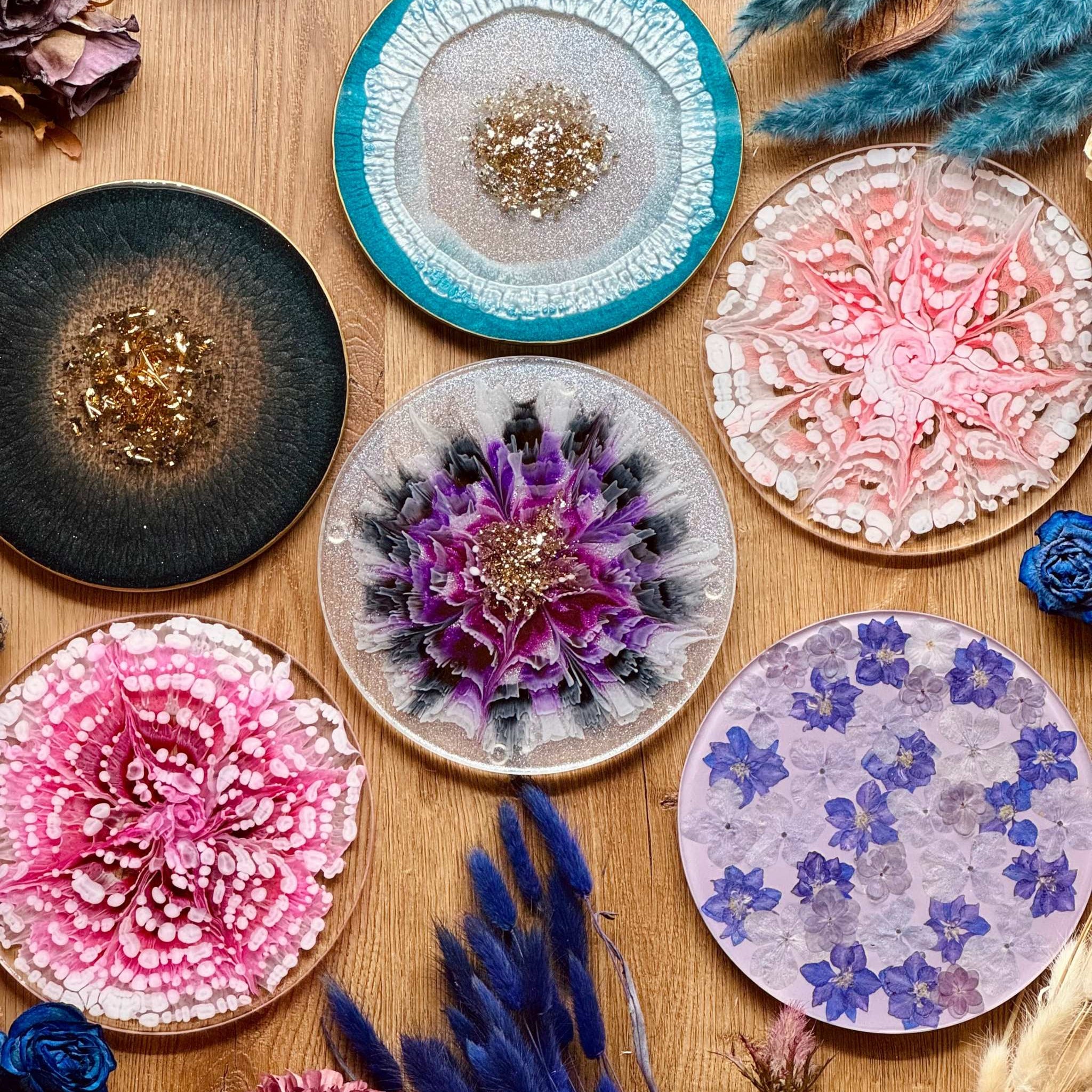 Resin tray in colorful designs with gold details