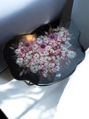 Brautstrauß Couchtisch - Brautstrauß konservieren – hochwertiger Epoxidharz Couchtisch mit Tiefeneffekt durch gepresste und gegossene Blumen