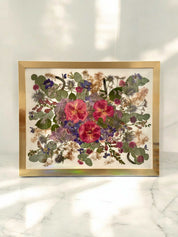 Brautstrauß konservieren im modernen schwarzen Bilderrahmen mit klarer, stilvoller Gestaltung