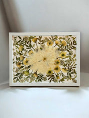 Brautstrauß konservieren als großer Bilderrahmen in 50 x 70 cm mit romantischer Blütenkomposition