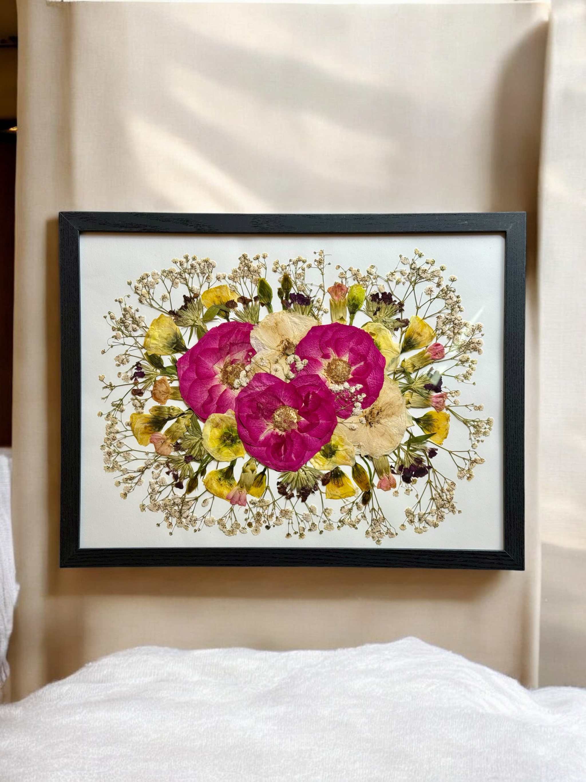 Brautstrauß konservieren im Bilderrahmen in 40 x 50 cm mit zartem, romantischem Stil