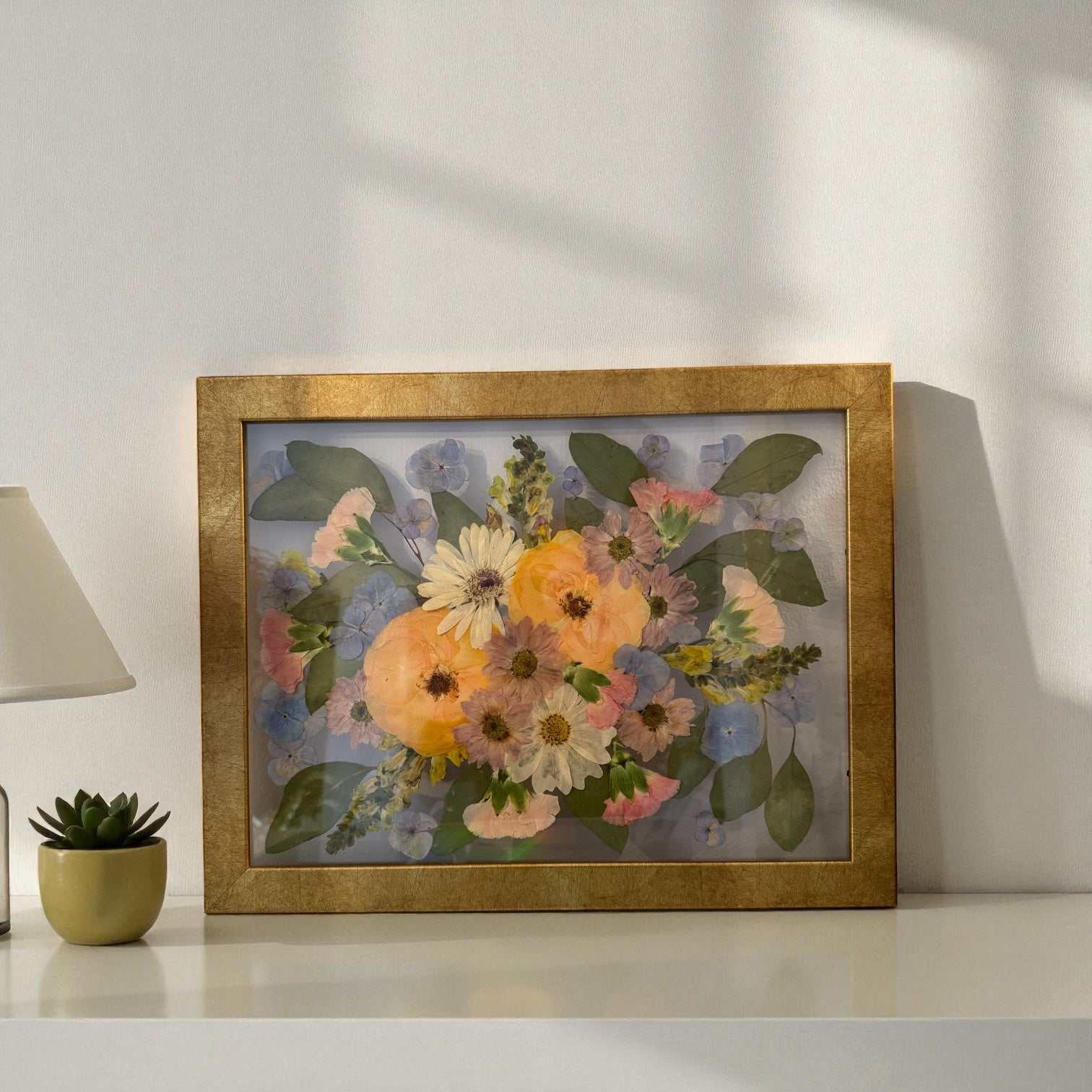 Konservierter Brautstrauß im Bilderrahmen als Geschenkidee für Trauzeugen oder Eltern