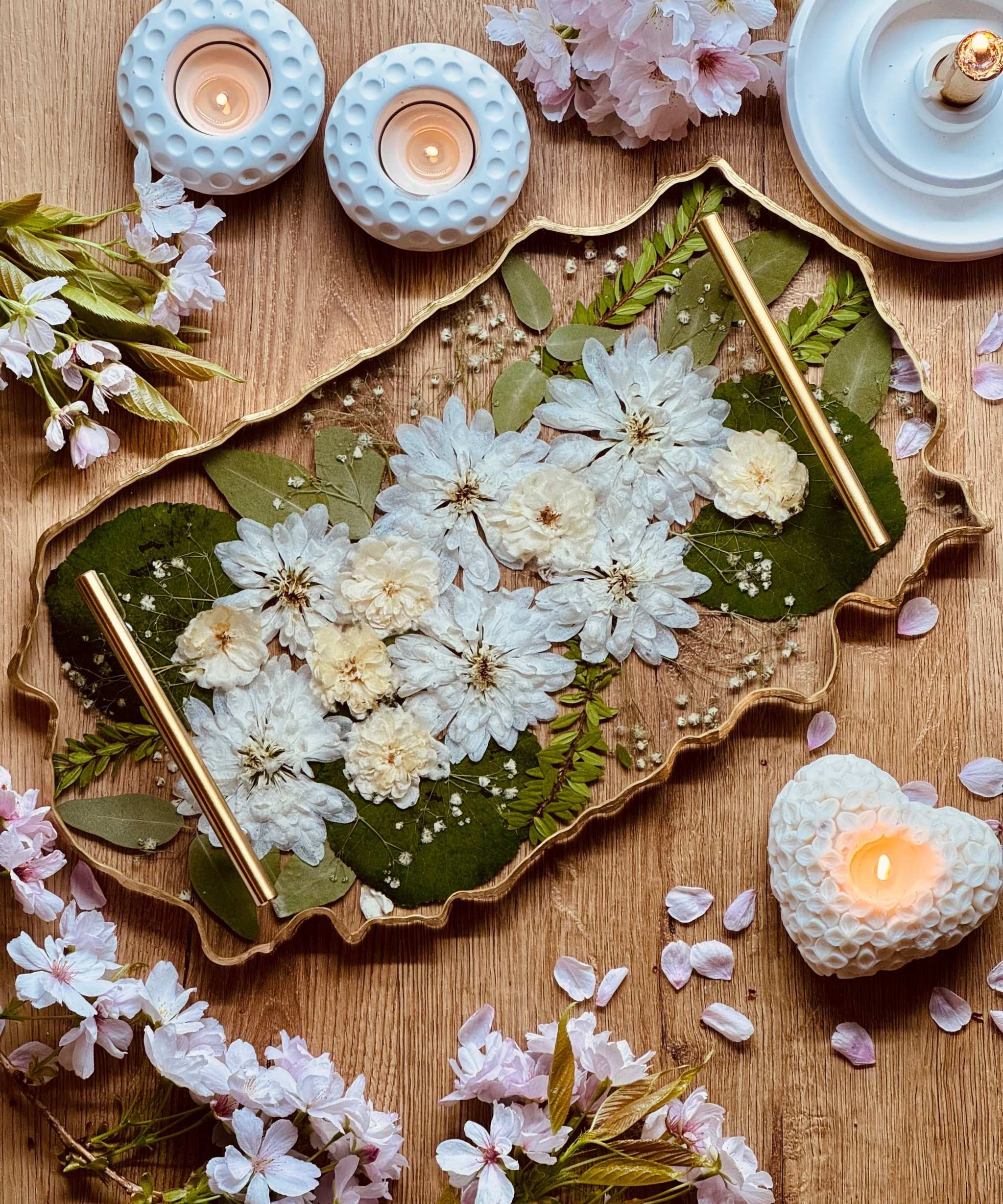 Brautstrauss konservieren als Tablett individuell mit deinen Blumen Epoxidharz