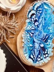 Handgemachte blaue Schmuckschale aus Resin mit 3D Technik und Goldakzenten, ca. 18x9cm, einzigartiges Dekorationsstück