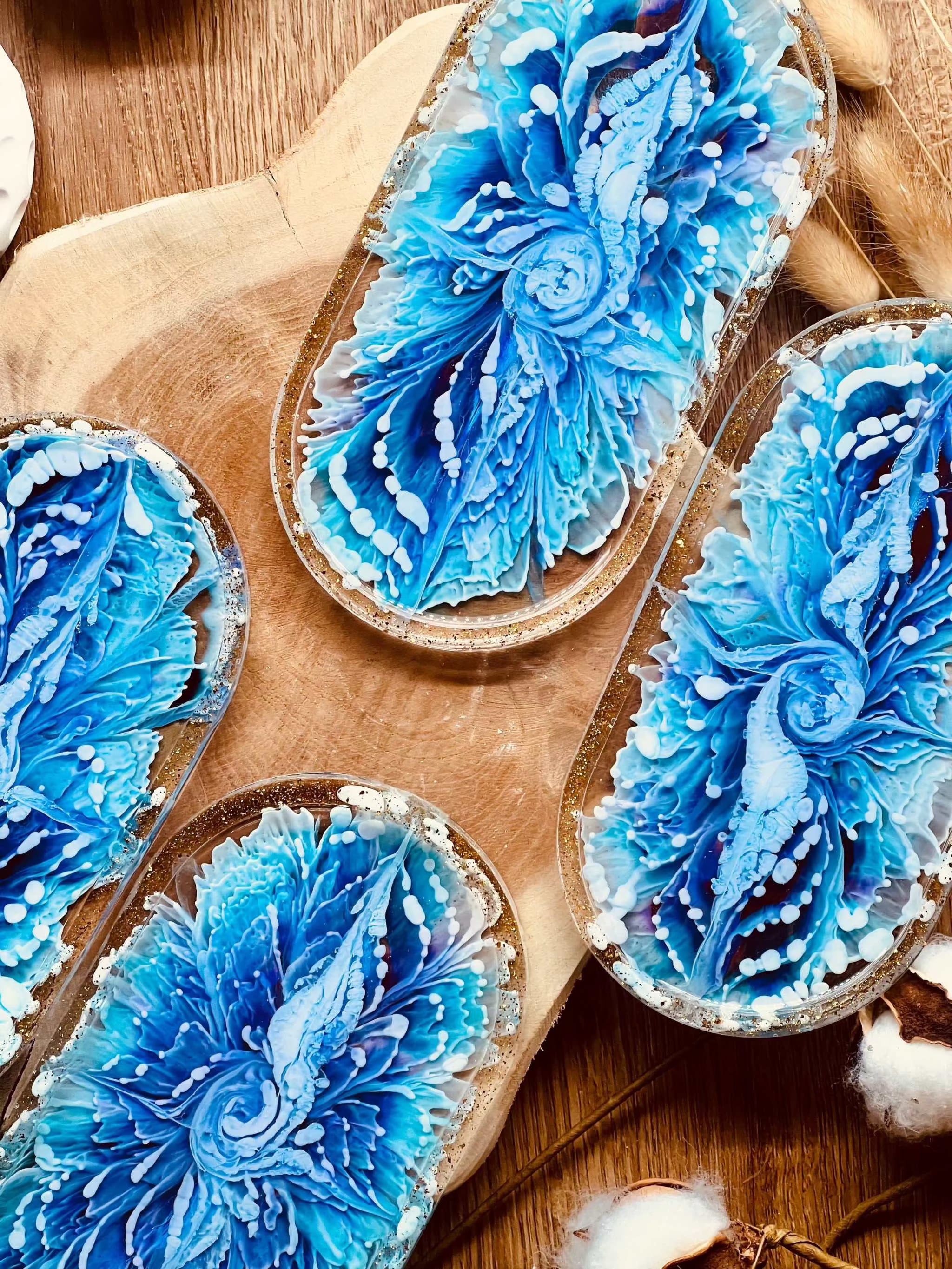 Handgemachte blaue Schmuckschalen aus Resin mit 3D Technik und Goldakzenten, ca. 18x9 cm, Unikate ideal als Dekoration und Geschenk