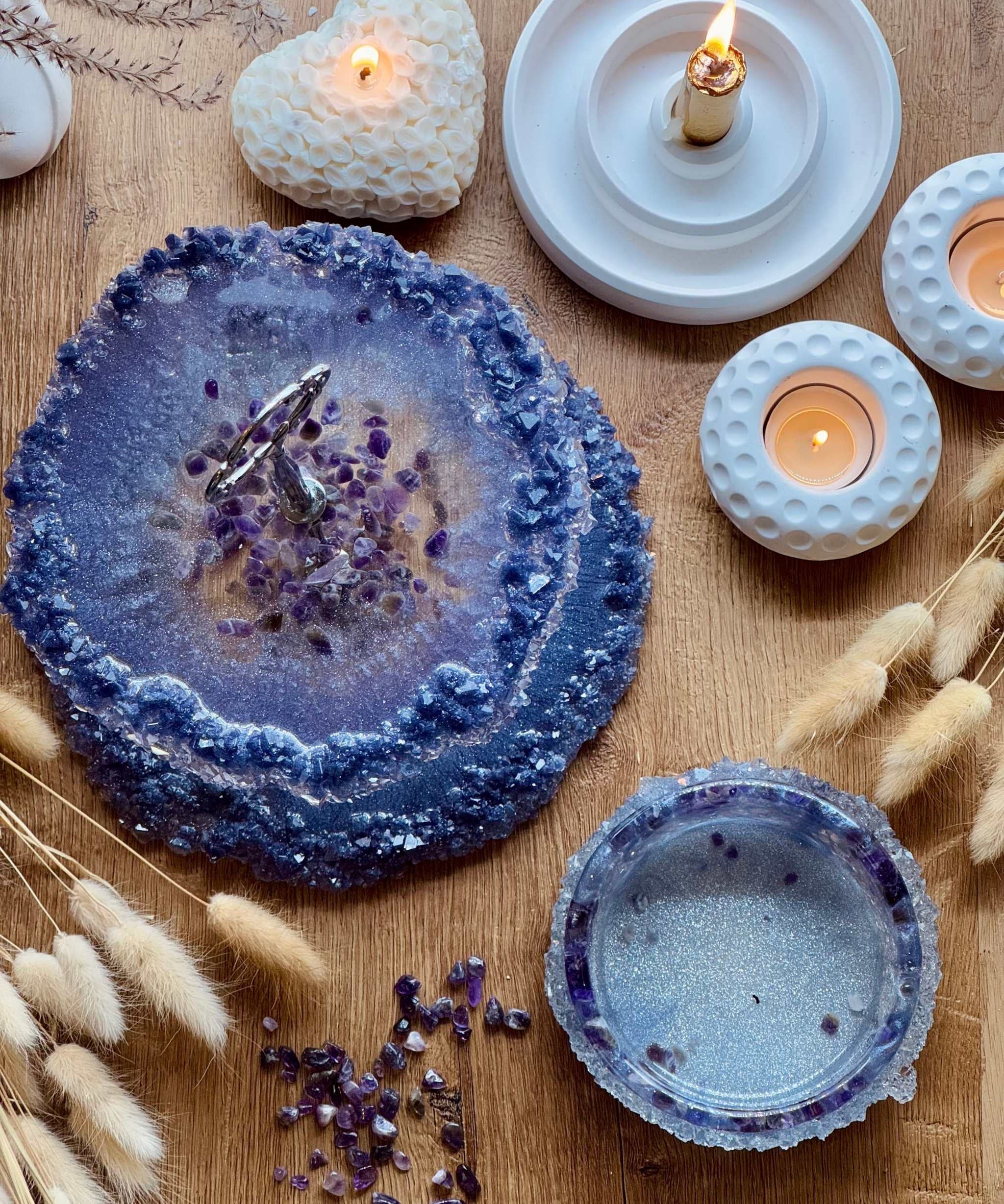 Deko Set mit Etagere und Schale, funkelnde Druzy-Oberfläche, echte Amethyste, edles Design, handgefertigt.