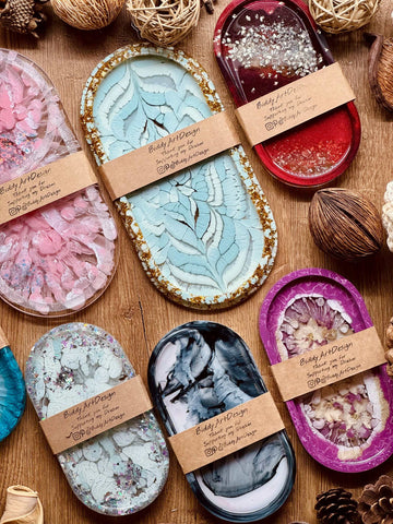Resin jewelry bowls in various designs