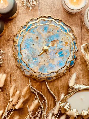 Noble resin cake stand with blue and beige hydrangeas with gold