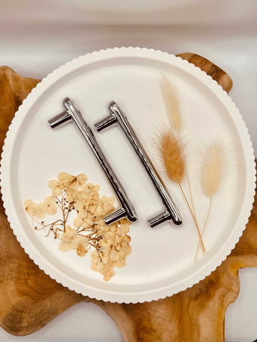 Tray handle silver colored in a set of 2 