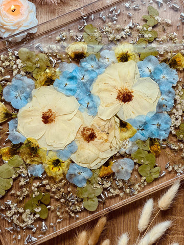 Your individual rectangular or square tray from your bridal bouquet