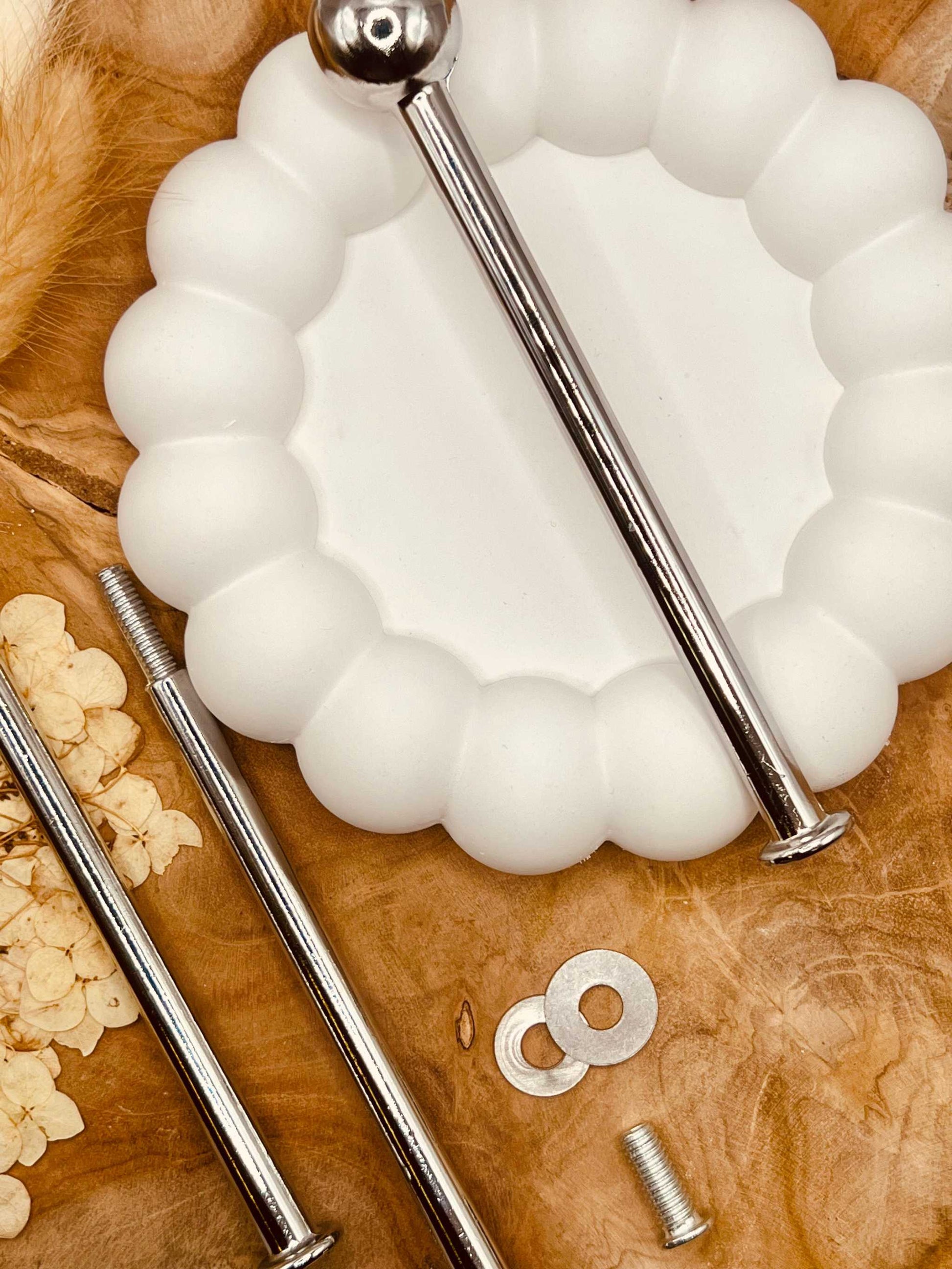 Etagerenstange “Bullet” in glänzendem Silber, stilvoll und stabil