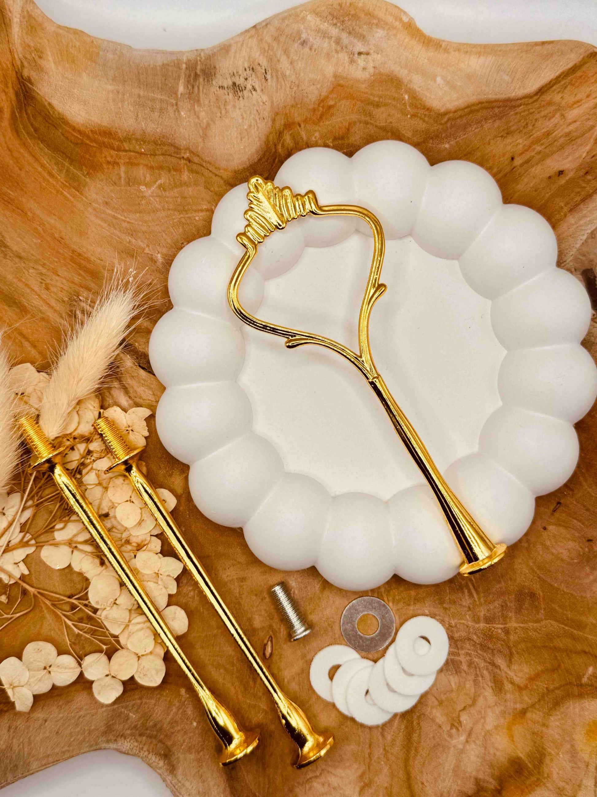 Etagerenstange “Crown” in glänzendem Gold, stilvoll und stabil