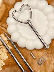 Etagerenstange “Heart” in glänzendem Silber, stilvoll und stabil