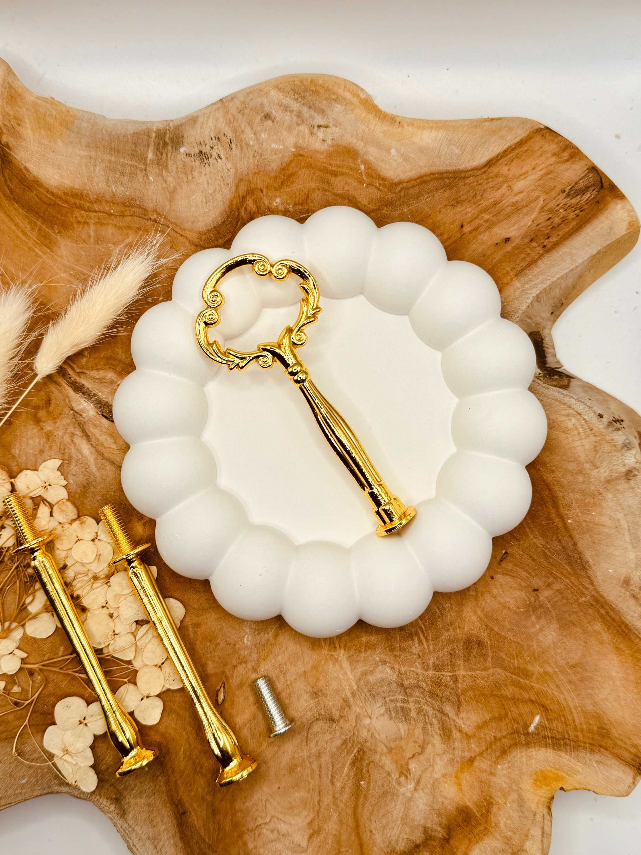 Etagerenstange “The Classic One Mini” in glänzendem Gold, stilvoll und stabil