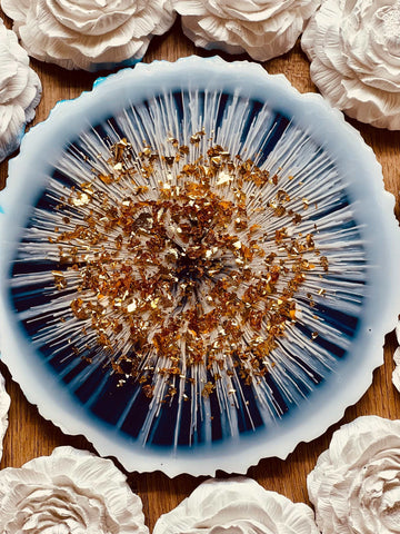 Tablett aus Resin in Blau und goldenen Details