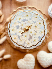 
Ideal für DIY-Schmuck – diese getrockneten Blumen sind perfekt für Anhänger, Ringe oder Ohrringe und sorgen für ein natürliches, florales Design.
