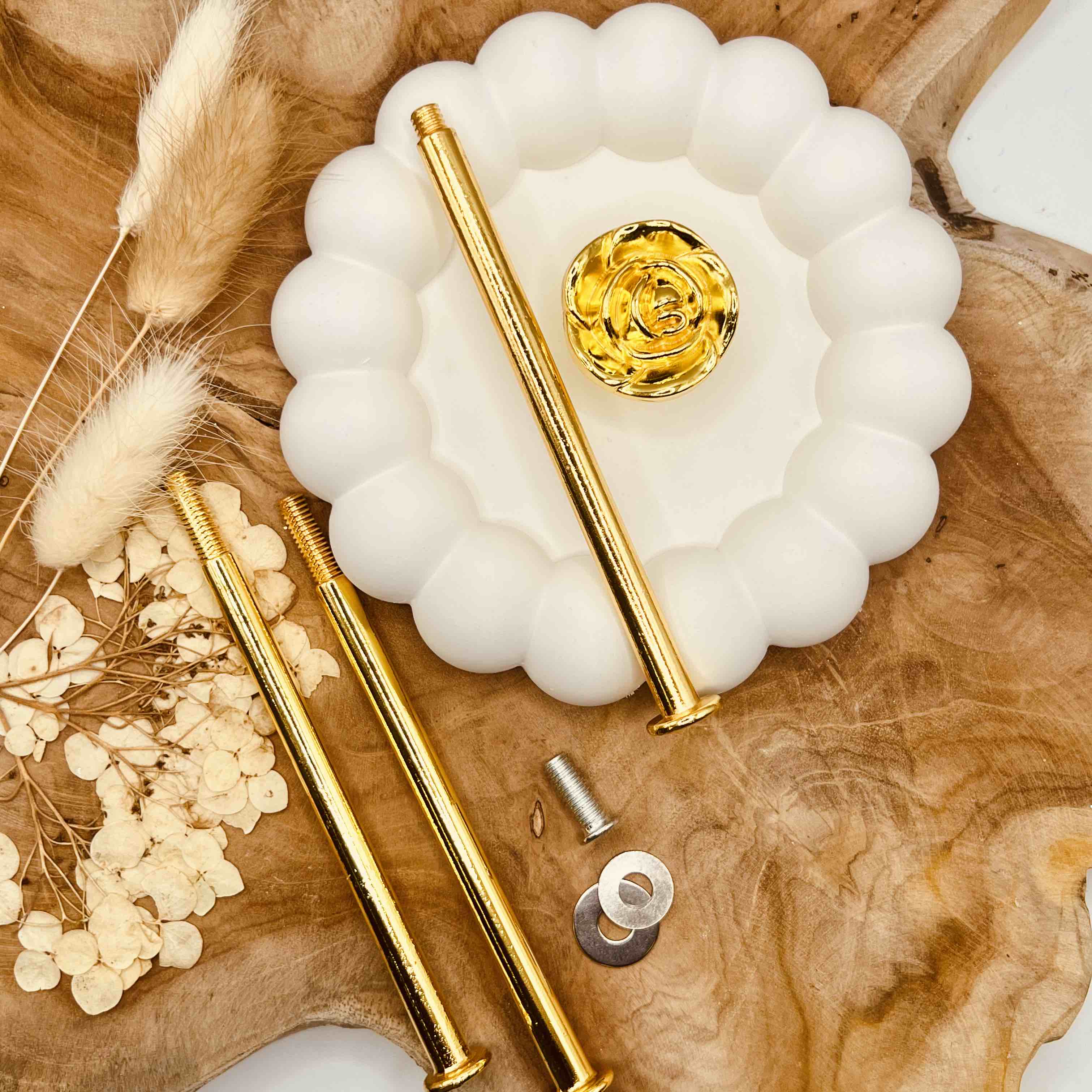 Goldene Etagerenstange “Rose” mit romantischem Rosen-Design, 36 cm hoch