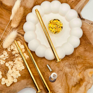 Goldene Etagerenstange “Rose” mit romantischem Rosen-Design, 36 cm hoch