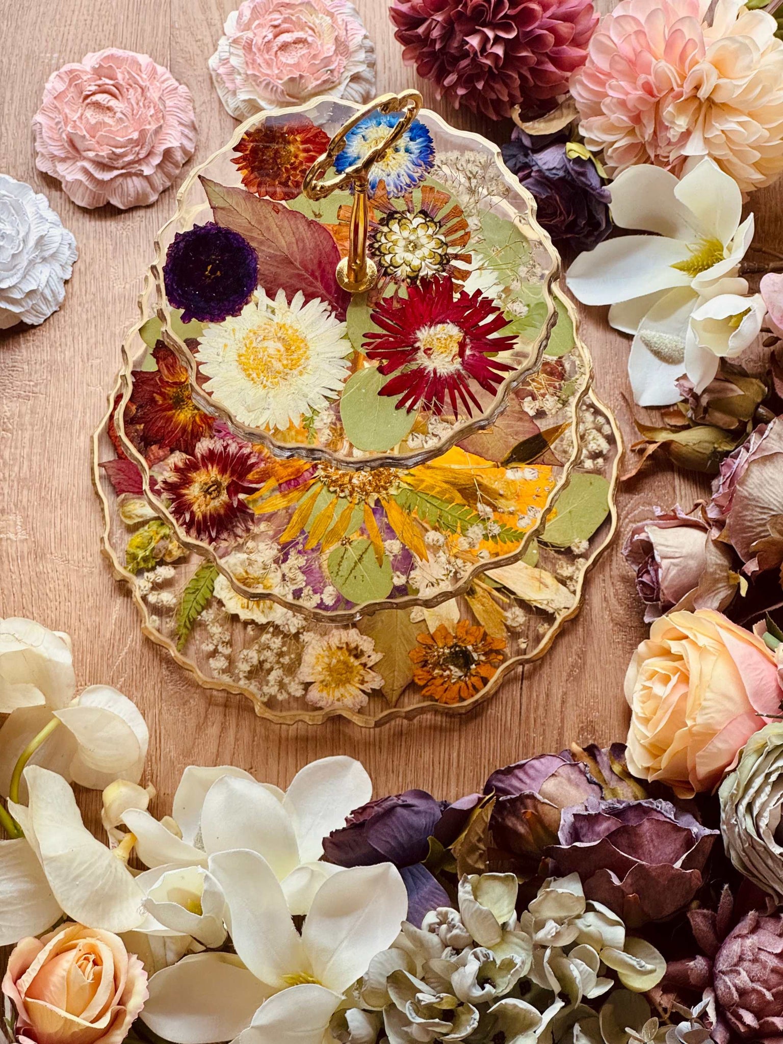 Etagere aus Brautstrauß: Individuelle Brautstrauß Konservierung – Biddy Art Design