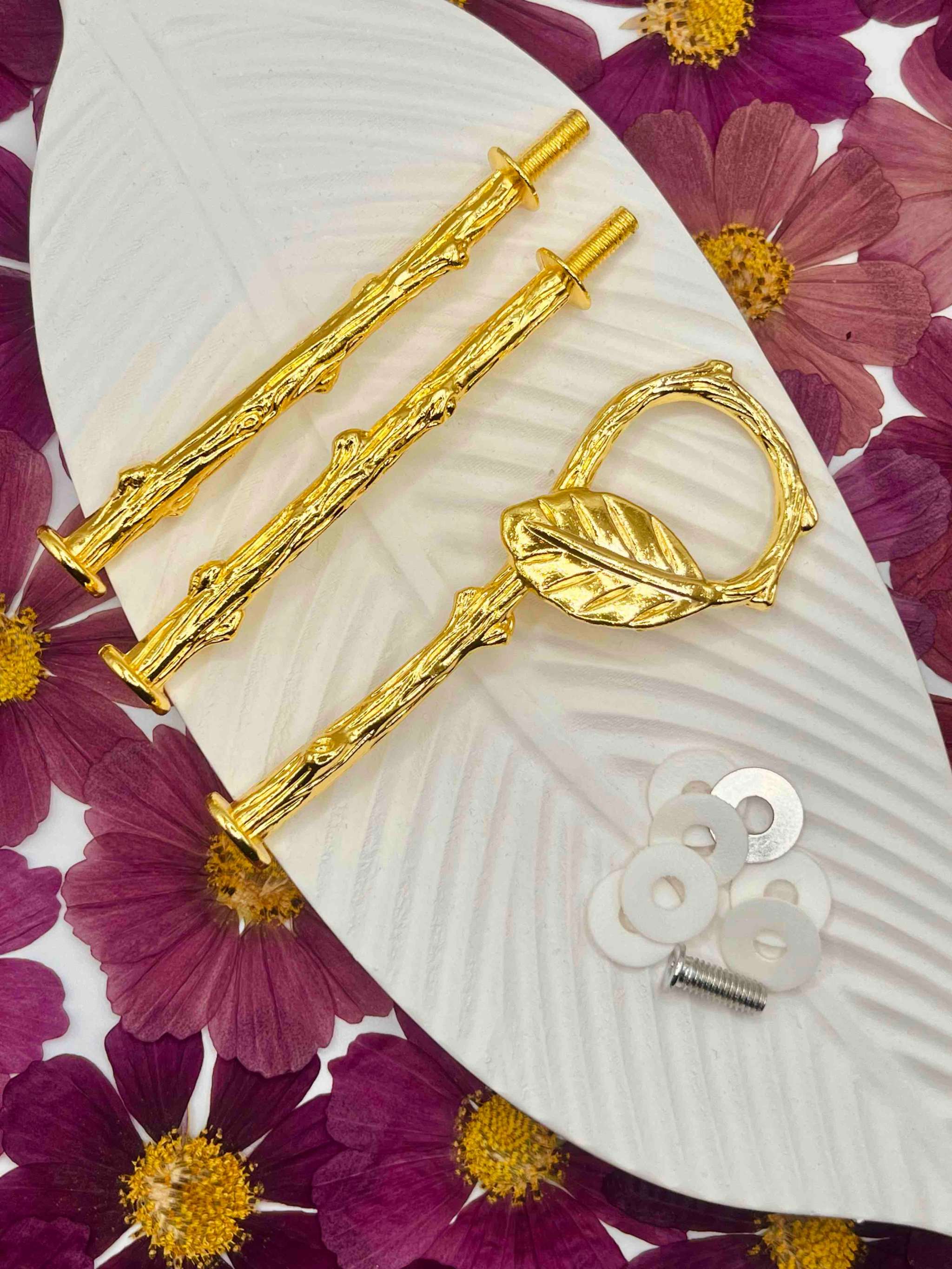 Edle Etagerenstange in Gold für Resin- oder Porzellan-Etageren -Modern gebürstete Etagerenstange in warmem Gold