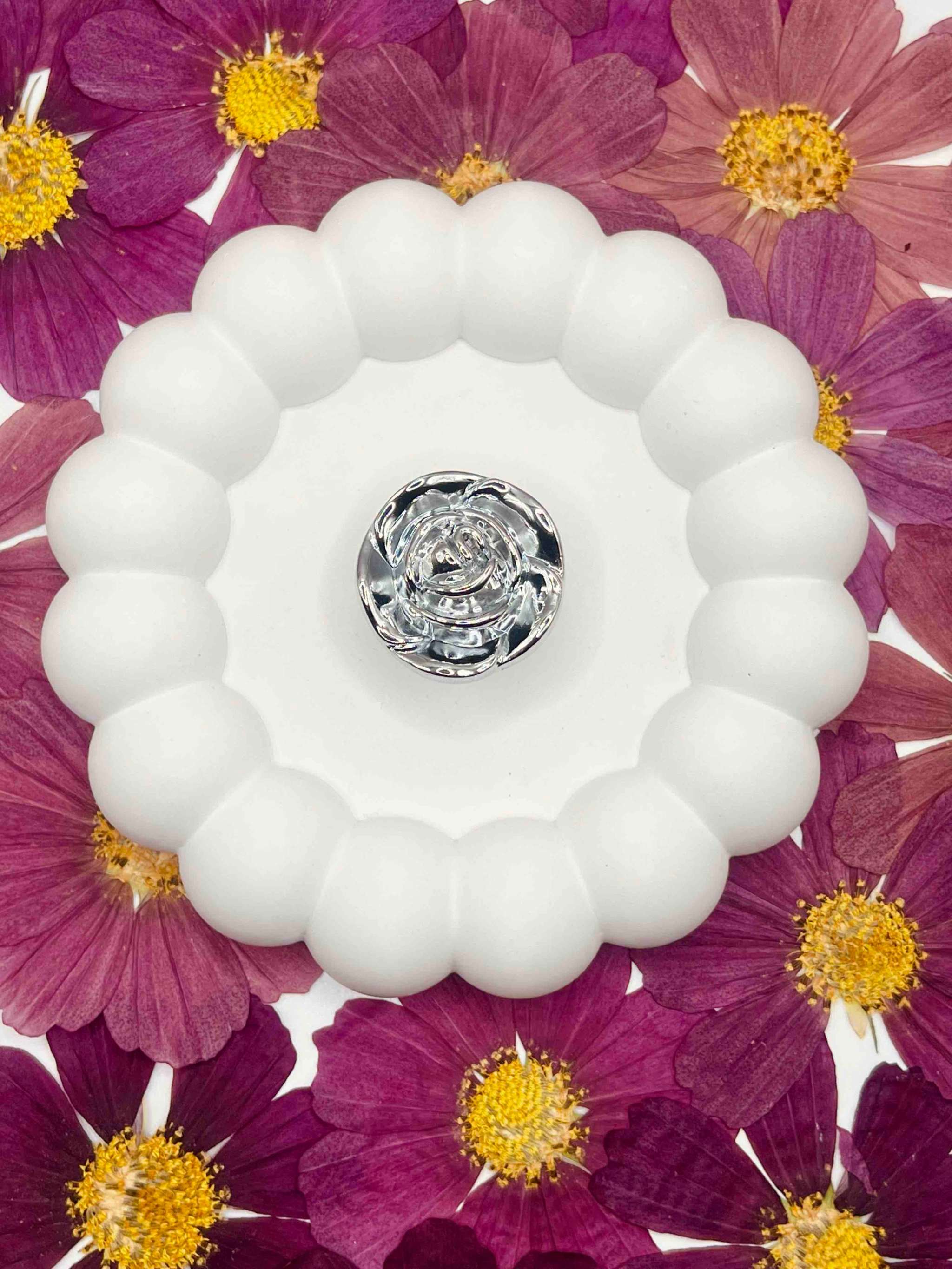 Dekorative Etagerenstange in Silber als stilvolle Ergänzung für Etageren