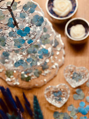Ideal für DIY-Schmuck – diese getrockneten Blumen sind perfekt für Anhänger, Ringe oder Ohrringe und sorgen für ein natürliches, florales Design.
