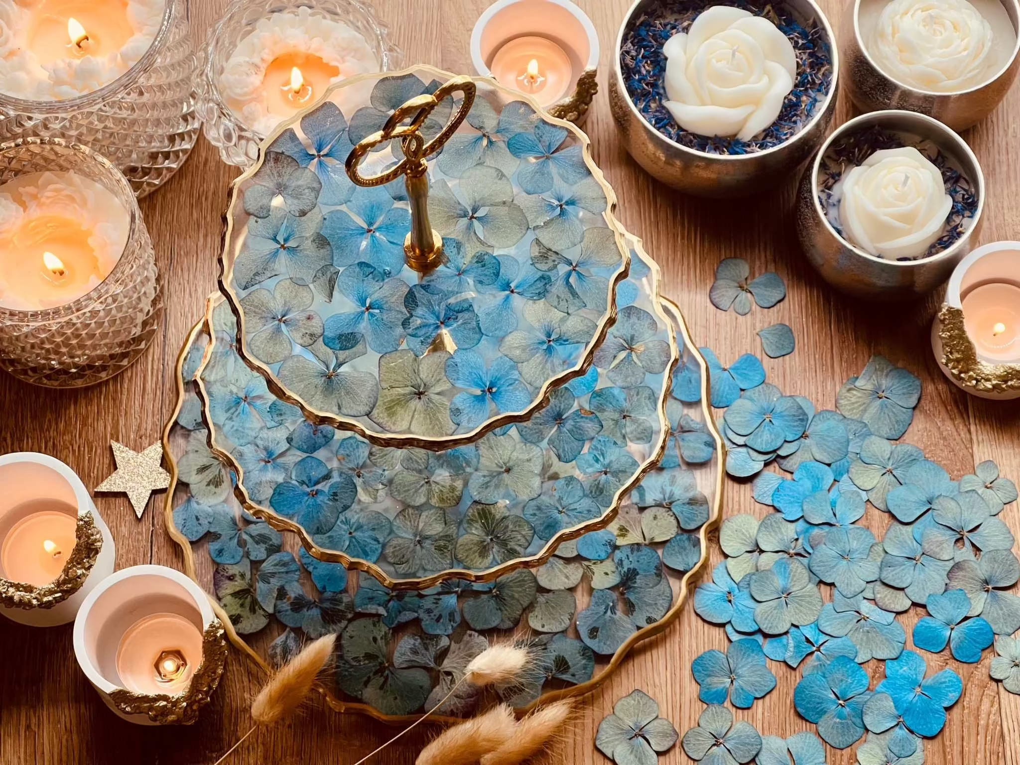 Tolle Trockenblumen für Resin Art und Scrapbooking – verleihe Karten, Einladungskarten oder Tagebüchern mit diesen blau-grünen Hortensienblüten einen einzigartigen Look.