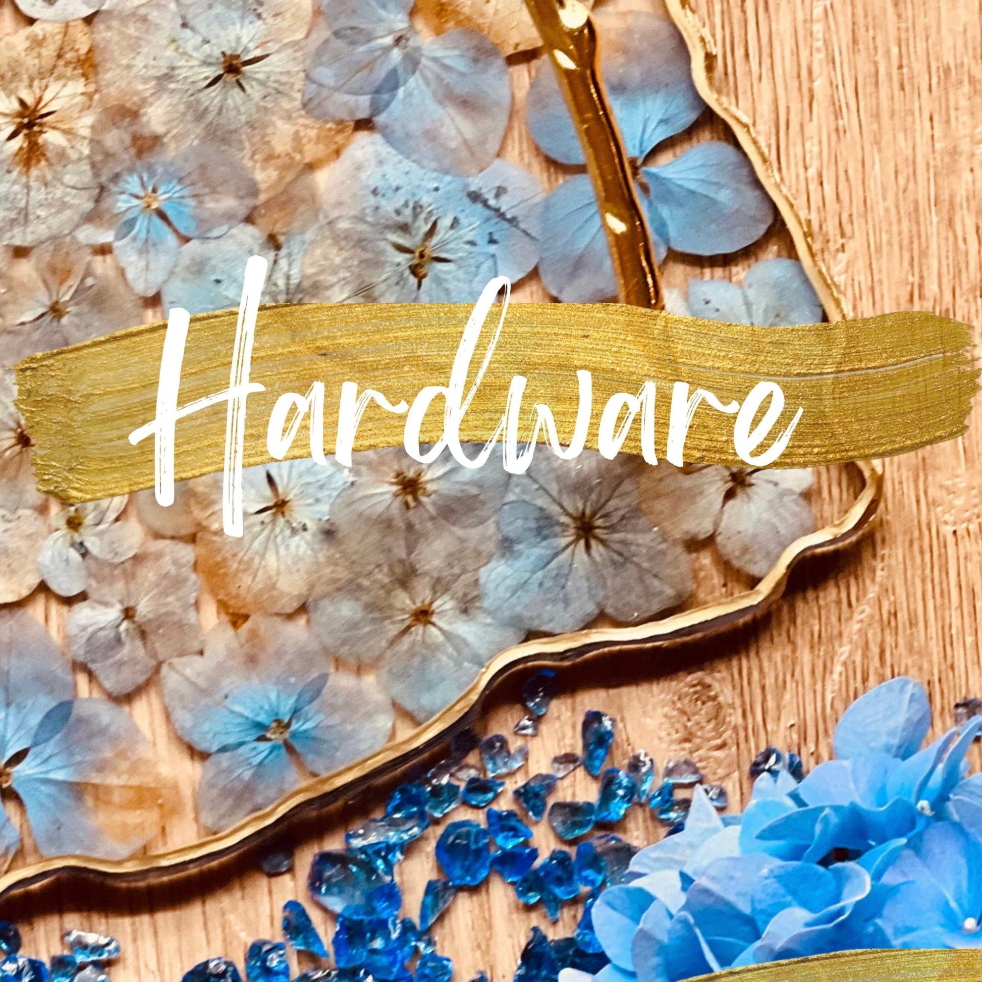 Resin art course offering step-by-step video tutorials for creating diverse resin projects.