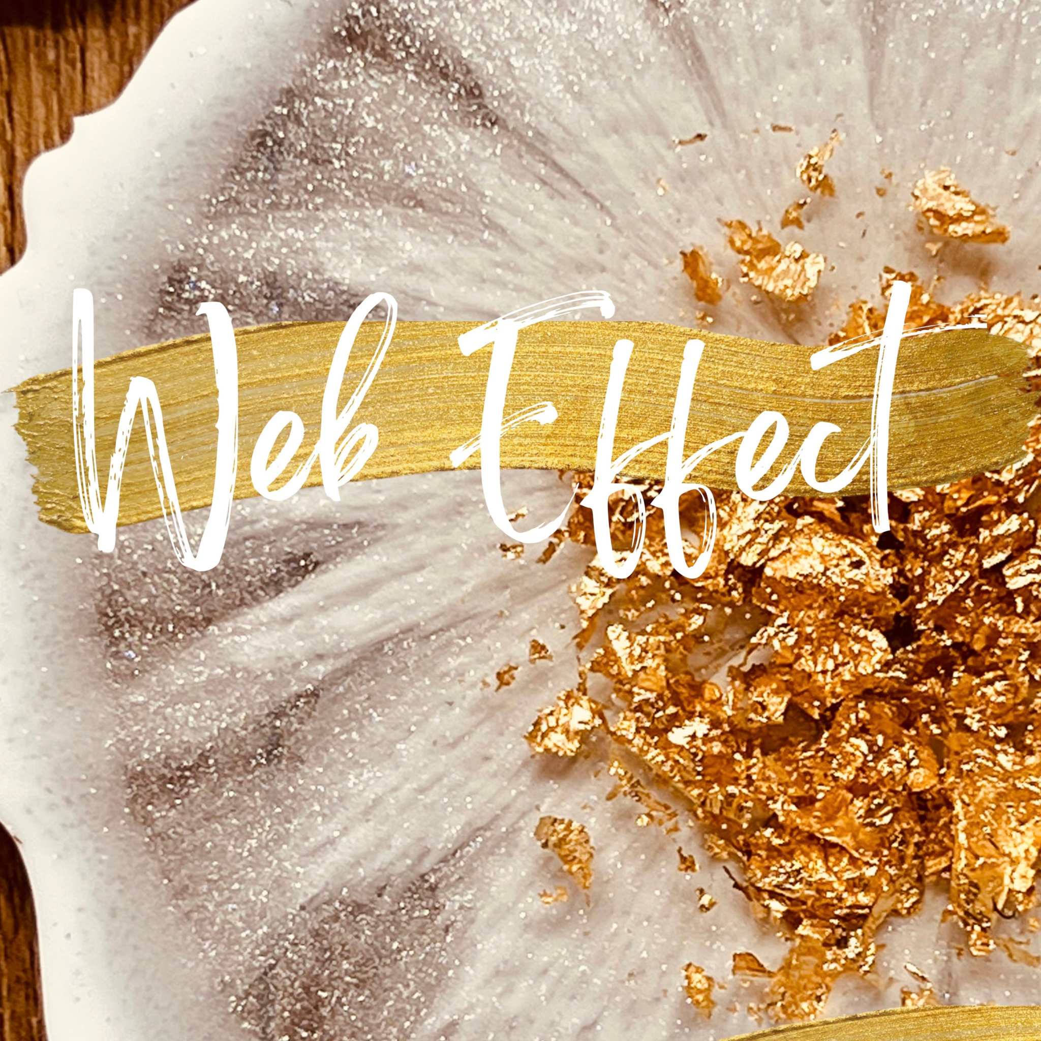 Resin Art Onlinekurs - Web Effect technique with gold details.